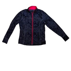 ⭐️ Mondetta floral patterned zip-up top- size medium